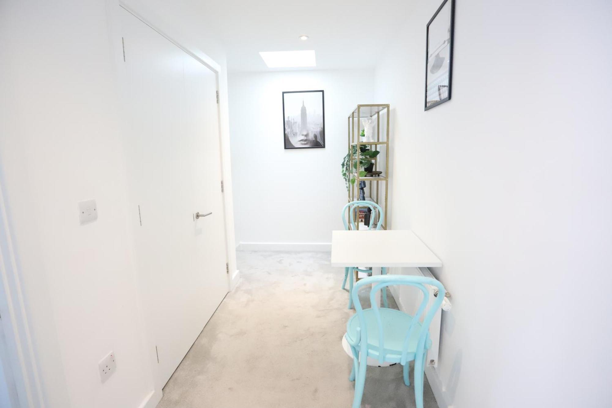 Spacious 3-Story Retreat With Rooftop Terrace And Modern Amenities Λονδίνο Εξωτερικό φωτογραφία