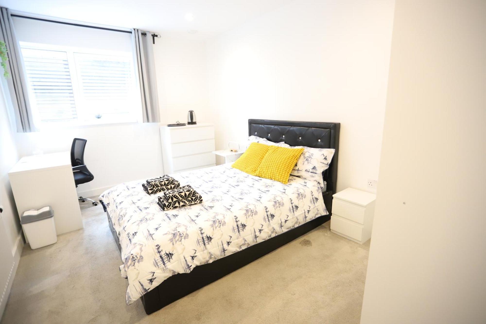 Spacious 3-Story Retreat With Rooftop Terrace And Modern Amenities Λονδίνο Εξωτερικό φωτογραφία