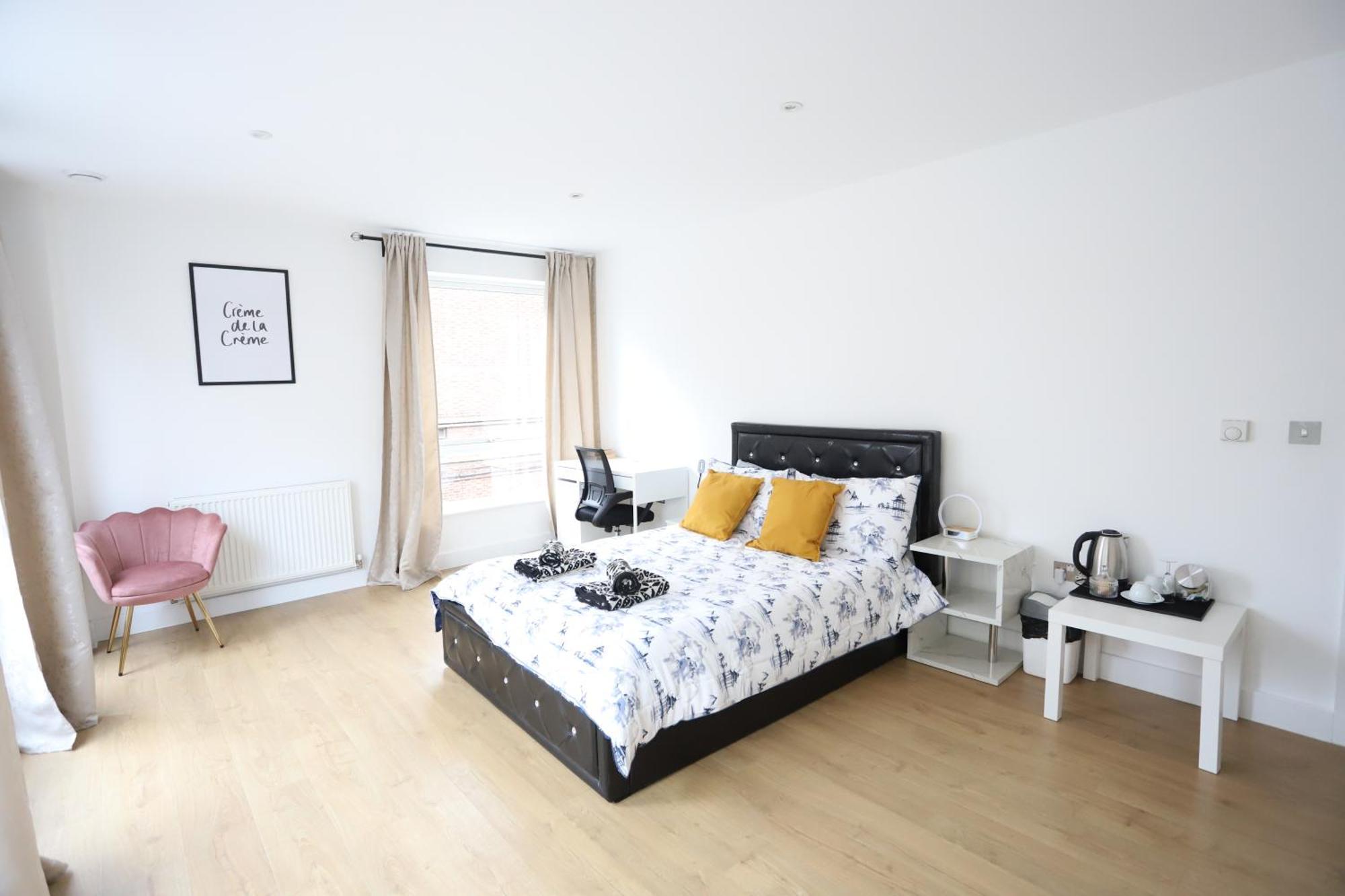 Spacious 3-Story Retreat With Rooftop Terrace And Modern Amenities Λονδίνο Εξωτερικό φωτογραφία