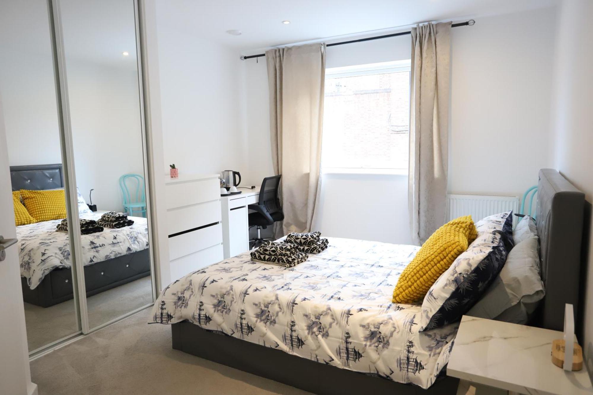 Spacious 3-Story Retreat With Rooftop Terrace And Modern Amenities Λονδίνο Εξωτερικό φωτογραφία