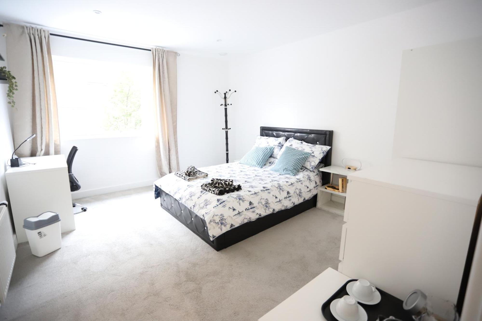 Spacious 3-Story Retreat With Rooftop Terrace And Modern Amenities Λονδίνο Εξωτερικό φωτογραφία